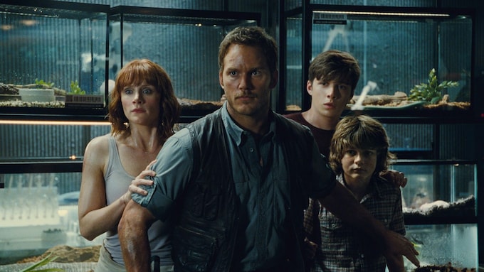 Jurassic World Movie Cast, Release Date, Trailer, Songs and Ratings