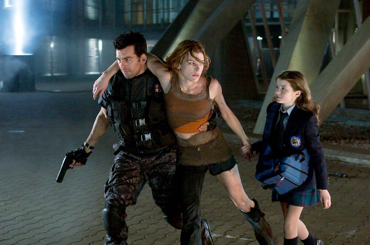 Resident Evil: Apocalypse Movie Cast, Release Date, Trailer, Songs and Ratings