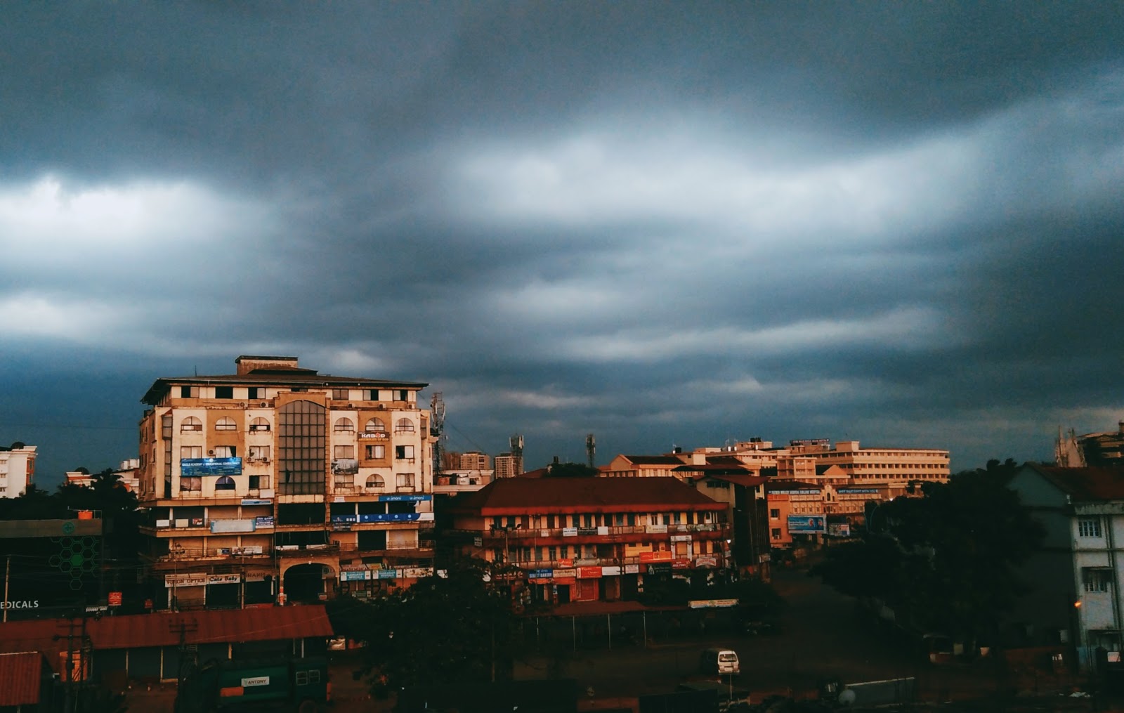 SRI SAI ELELCTRONICS